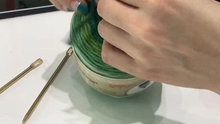 Fournisseur de fil fantaisie en Chine Fil à tricoter acrylique en gros bon marché